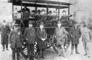 Illustration for article titled Boston's First Police Cars Were Steam-Powered